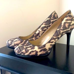 These sassy leopard prints Go Off!
